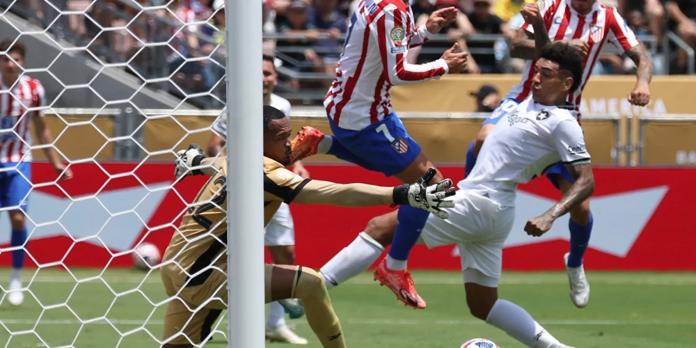 Kaut gan "Botafogo" minimāli zaudēja "Atletico", ar to pietika astotdaļfinālam