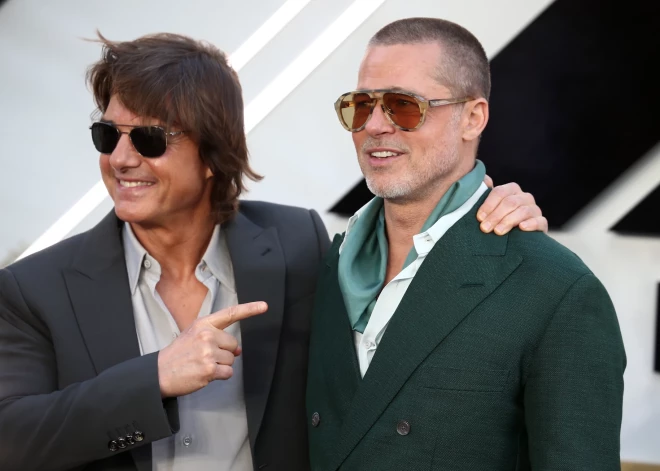 "Intervija ar vampīru" pēc 30 gadiem: Breds Pits un Toms Krūzs tiekas pirmizrādē - fani netic, ka viņiem ir pāri 60