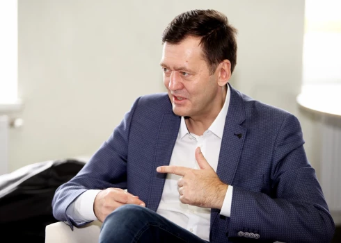 Эдмунд Апсалонс.