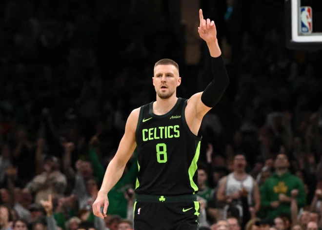 Medijs: "Celtics" aizvadījis aktīvas sarunas ar NBA komandām par Porziņģa maiņu