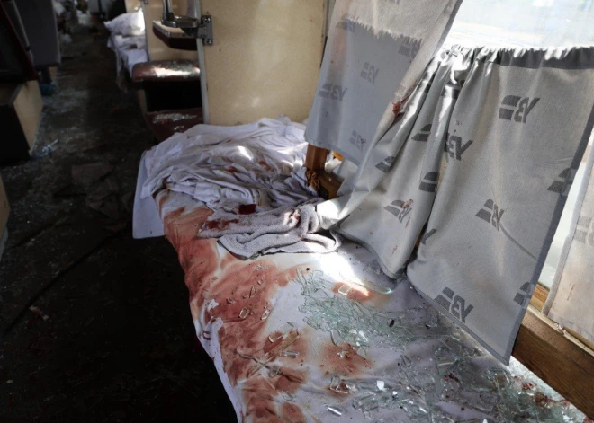 Krievijas triecienos Dņipro ievainoti vismaz 170 cilvēki.