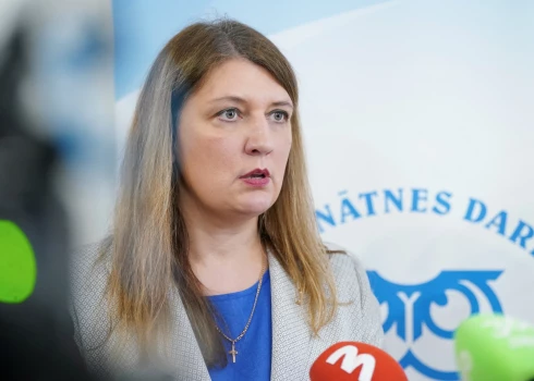 Latvijas Izglītības un zinātnes darbinieku arodbiedrības (LIZDA) priekšsēdētāja Inga Vanaga piedalās preses brīfingā pēc tikšanās ar izglītības un zinātnes ministri LIZDA birojā.