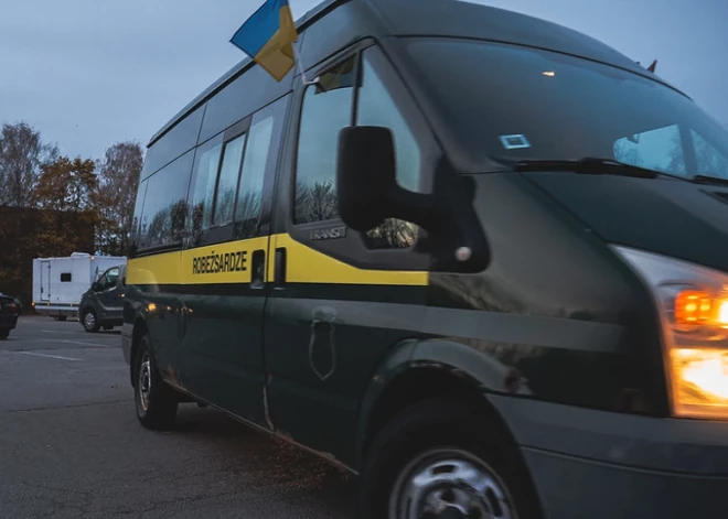 Iekšlietu ministrija nodos Ukrainai 36 transportlīdzekļus