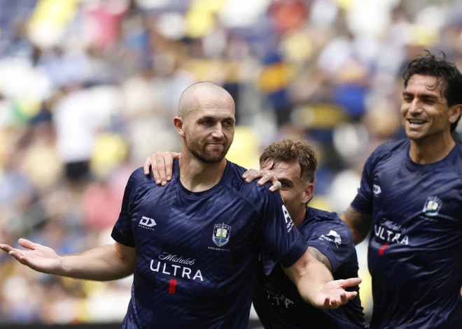 Sporta skolotājs no Jaunzēlandes pārsteidz visu futbola pasauli