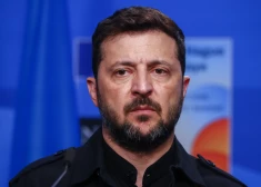 FOTO; VIDEO: Volodimirs Zelenskis negaidīti nomainījis savu vizuālo tēlu
