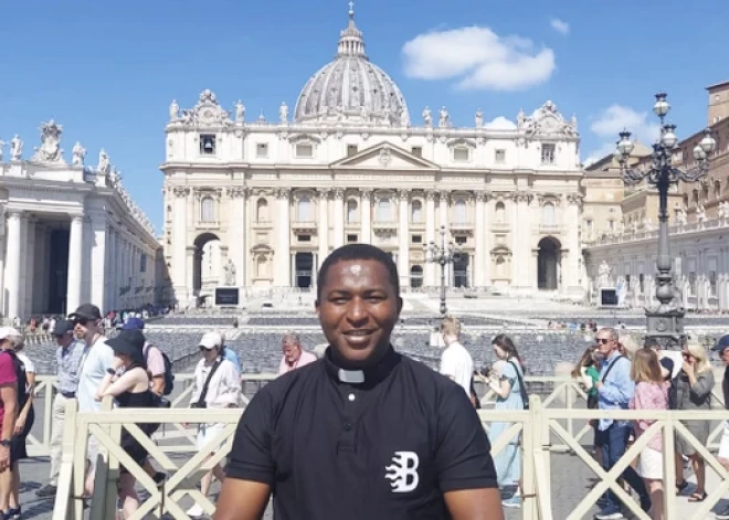 Latvijas katoļiem dievkalpojumus latviešu valodā vada nigēriešu priesteri