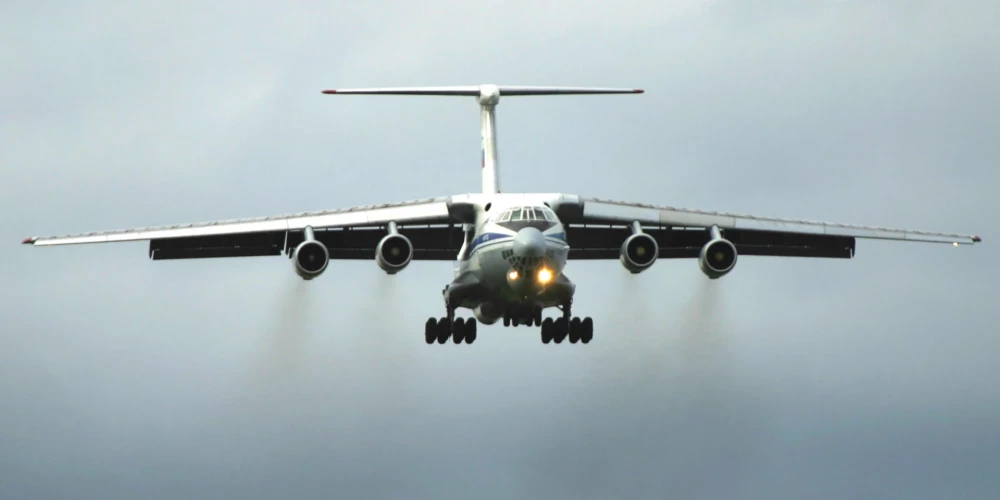 Krievijas IL-76 transporta lidmašīna