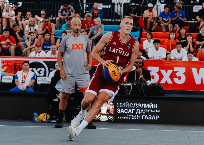 3x3 basketbolisti komfortabli sasniedz Pasaules kausa astotdaļfinālu