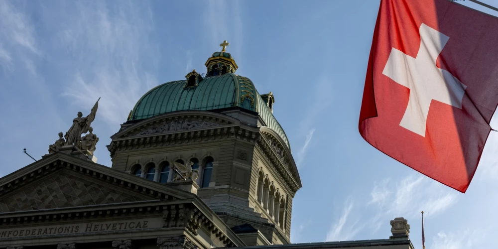 Šveice trešdien paziņoja, ka ir ieinteresēta panākt drošības un aizsardzības partnerību ar Eiropas Savienību .