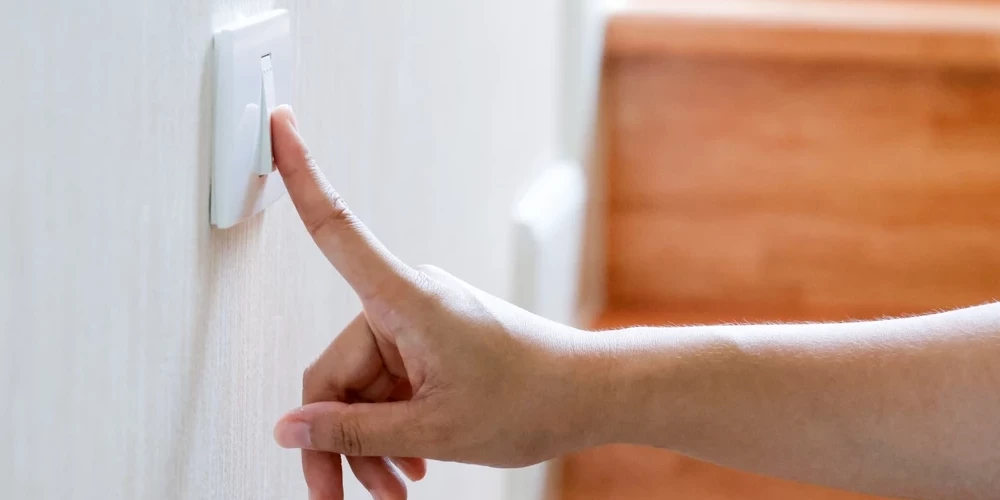 Elektroenerģijas vidējā tirgus cena pagājušajā nedēļā Latvijā un Lietuvā samazinājās par 42%.