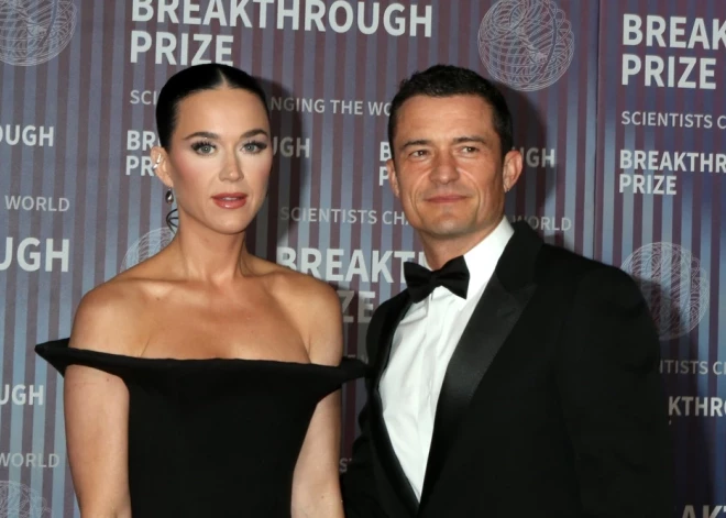 Dziedātāja Keitija Perija un aktieris Orlando Blūms izbeidz attiecības pēc gandrīz desmit gadiem kopdzīves