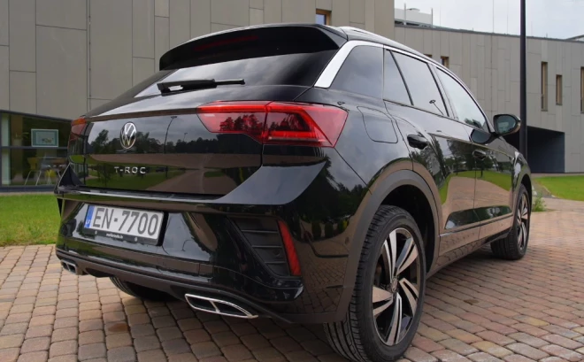 Pēc izmēriem un silueta Volkswagen T-Roc ir Audi Q3 tautas analogs.