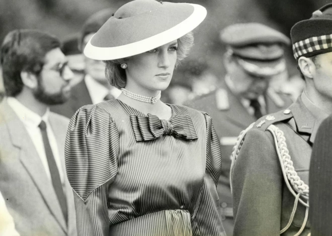 Atklāts negaidīts fakts par princeses Diānas leģendāro kāzu kleitu; un tas saistīts ar karalieni Kamillu