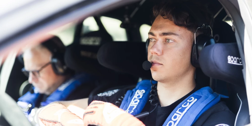 Mārtiņš Sesks un Renārs Francis "Ford Puma Rally1" automašīnā Grieķijā.