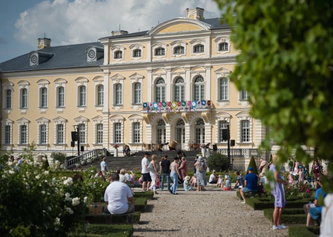 Rundāles pilī notiks ikgadējie dārza svētki "Deja dārzā"