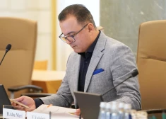 Абу Мери обещает - на здоровье пациентов Минздрав экономить не будет, вместо этого его сотрудники лишатся страховок
