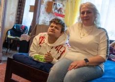 “Tas ir mans dēls, Dieva dots” mamma Rita ar visu sirdi audzina Arti, kuru skārusi bērnu cerebrālā trieka