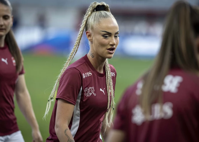 Pasaules skaistākā futboliste kopā ar Šveices izlasi aizvada pārbaudes spēli pret zēniem. Rezultāts pārsteidz!