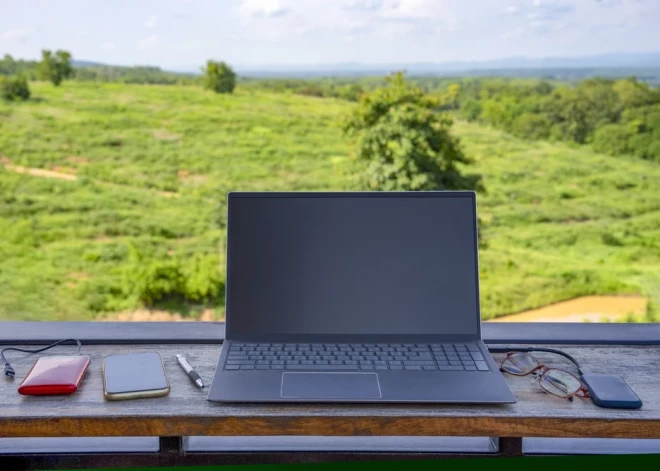 Dzīve vairs nav riņķa dancis "darbs – mājas, darbs – mājas". Kāpēc attālinātais darbs ir attieksme un uzticēšanās