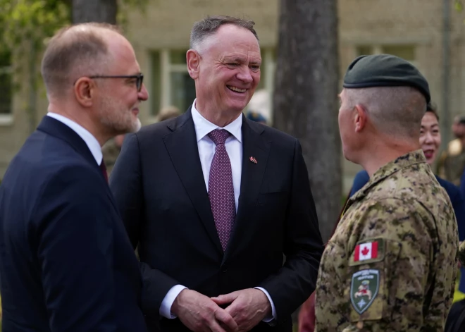 Kanādas aizsardzības ministrs Makgintijs apliecina atbalstu Latvijai un NATO: to pierāda mūsu karavīri Latvijā