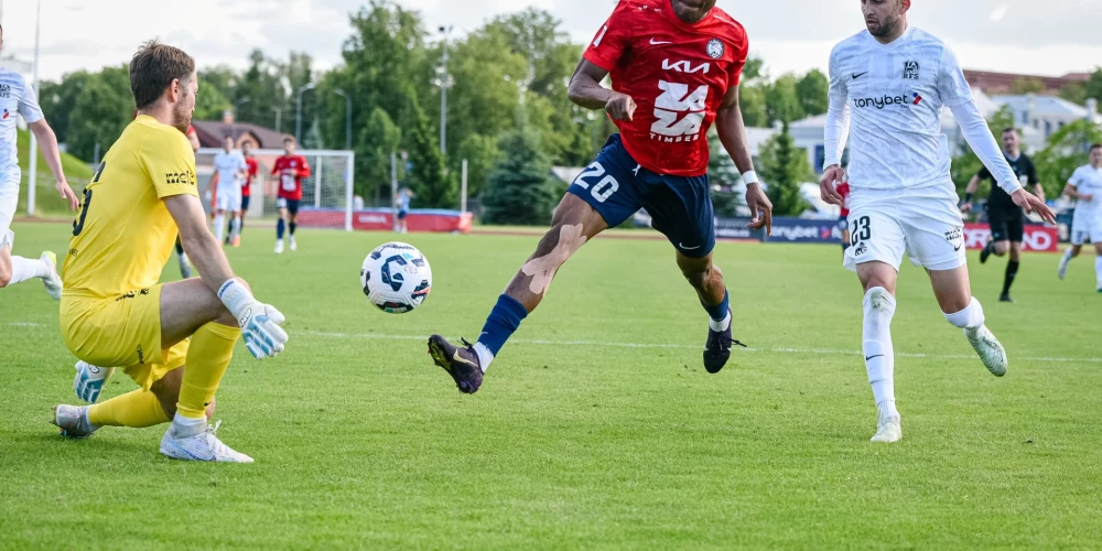 Čempione RFS Jelgavā izcīnīja grūtu uzvaru (foto: Ruslans Antropovs)