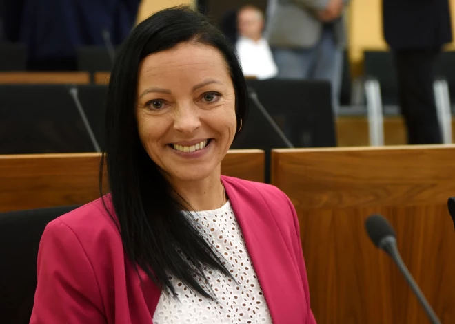 Pēc vēlēšanām mandātu noliek Valkas novada deputāte Gita Avote – viņas vietā nāk Līga Ķībere