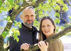 Dziesmu svētku mozaīkas veidotāji Kaspars un Dagmāra Bārbali: "Ne jau viss, ko dari ar mīlestību, ir viegli"