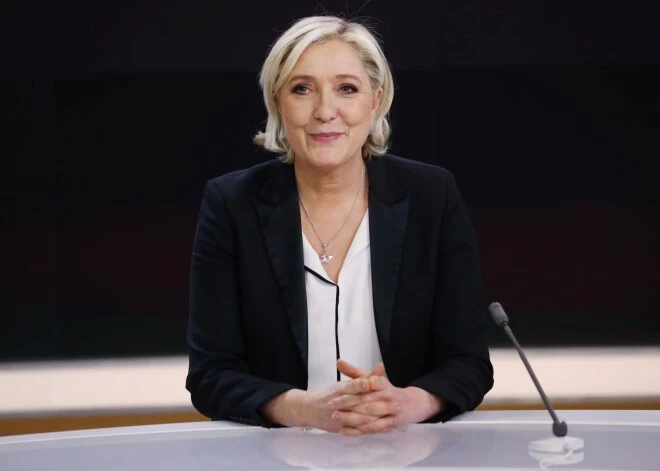 Amatpersona ierosina ar ASV nodokļu maksātāju naudu atbalstīt Francijas labējo līderi Lepēnu