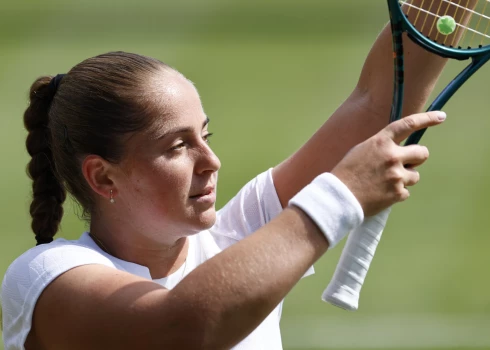 Latvijas tenisa pirmā rakete Aļona Ostapenko šajā nedēļā priekšlaicīgi potītes savainojuma dēļ izstājās no Īstbornas turnīra - cerams, ka viņa pagūs sadziedēt traumu.