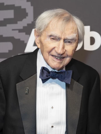 102-летний Ховард Такер.