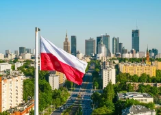 Опрос показал, что каждый второй поляк выступает против военной помощи Украине