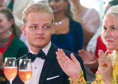 Norvēģijas kroņprinceses dēlam izvirzītas apsūdzības par izvarošanu un seksuāliem uzbrukumiem 