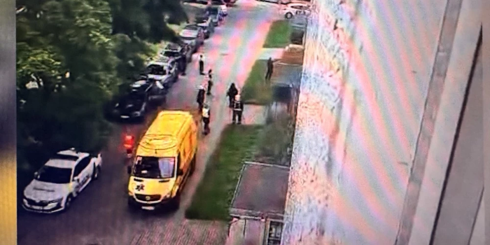 На вызов приехала скорая помощь.