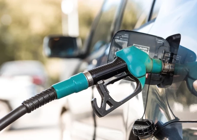 Rīgā un Viļņā samazinājās dīzeļdegvielas cena