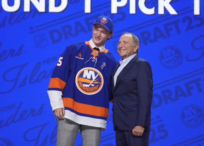 Ņujorkas "Islanders" NHL draftā ar pirmo numuru izvēlas aizsargu Metjū Šeiferu