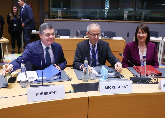 Eirogrupas prezidenta vēlēšanas jūlijā: kandidē Īrijas, Lietuvas un Spānijas ministri