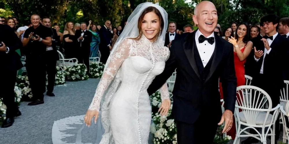 "Amazon" dibinātājs, 61 gadu vecais Bezoss, un "Emmy" balvas ieguvēja, 55 gadus vecā žurnāliste Lorēna Sānčesa, viens otram teica "jā" vārdu.