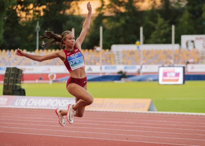 Trīssoļlēcēja Apsīte izcīna uzvaru junioru sacensībās Vācijā