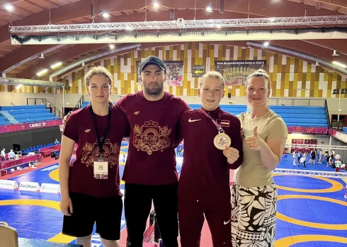 Olainiete Darja Markova kļuvusi par Eiropas U-15 čempioni brīvajā cīņā.