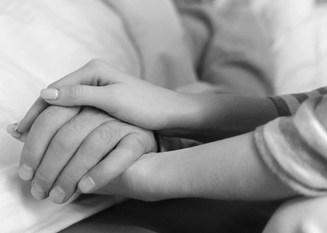 Vīrietis, kurš ar lauztu galvaskausu tika atrasts Saldū, bija pamests likteņa varā