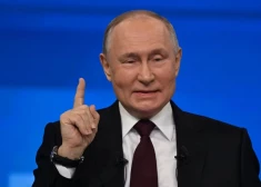 Между выставкой орденов отца Путина в Санкт-Петербурге и Латвией нашли связь