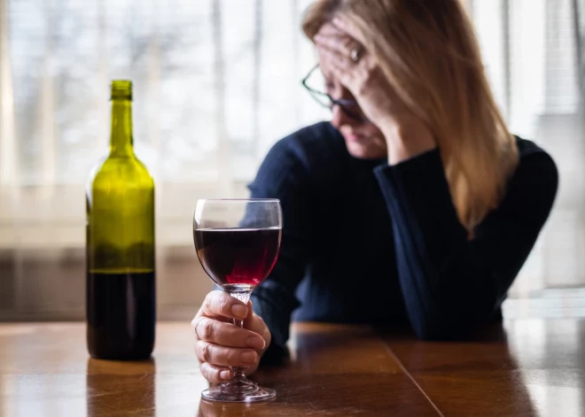 Алкоголь и менопауза: чем грозит женщинам употребление спиртного в зрелом возрасте