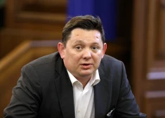 “Trīs mēnešos vairāk upuru nekā ceļu satiksmē gadā,” Artuss Kaimiņš vaino valsti par noslīkšanu skaita pieaugumu