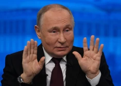 Putins atzīst ekonomiskās grūtības un sola samazināt aizsardzības izdevumus