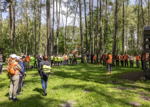 Vīrieša meklēšanā piedalījās 60 brīvprātīgie.