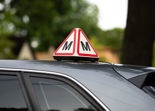 Mainīsies kārtība, kādā var apmācīt autovadītājus ar “baltajām tiesībām”