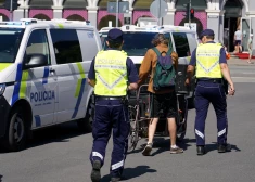 Ceļu satiksmes negadījumos cietuši 14 cilvēki, bet viens gājis bojā