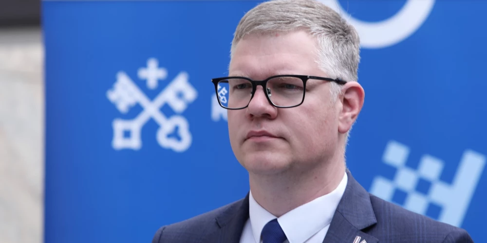 Бывший мэр Риги Вилнис Кирсис был шокирован информацией о том, что у украинцев просили компенсацию за доставку конфискованных автомобилей.
