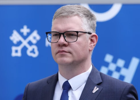 Бывший мэр Риги Вилнис Кирсис был шокирован информацией о том, что у украинцев просили компенсацию за доставку конфискованных автомобилей.