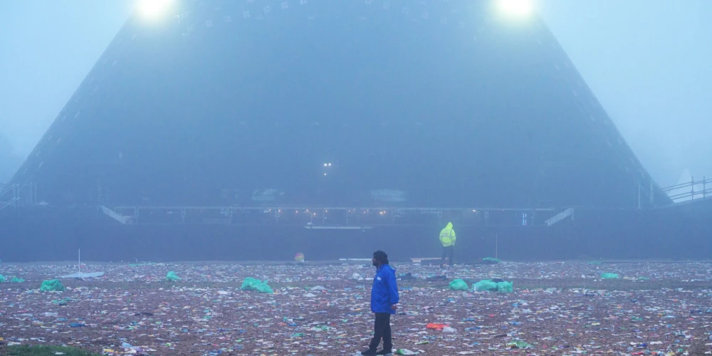 Rīts pēc Glastonberijas festivāla.